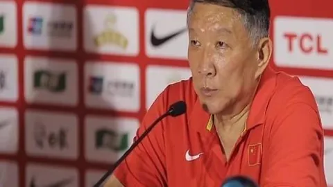 “今日季后赛激战正酣：湖人对阵灰熊，掘金迎战勇士，火箭挑战战船与狼队！”